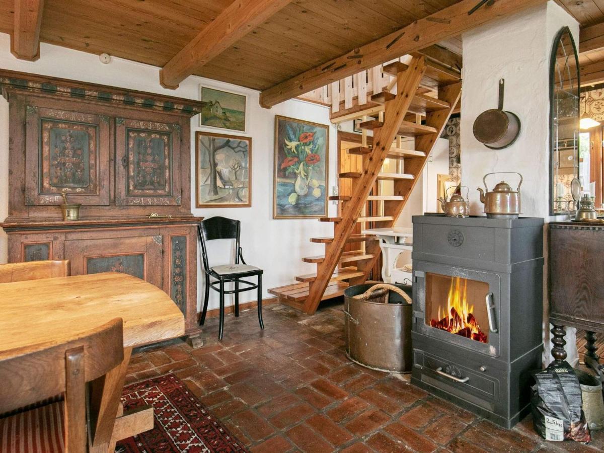 4 Person Holiday Home In Mesinge Kültér fotó