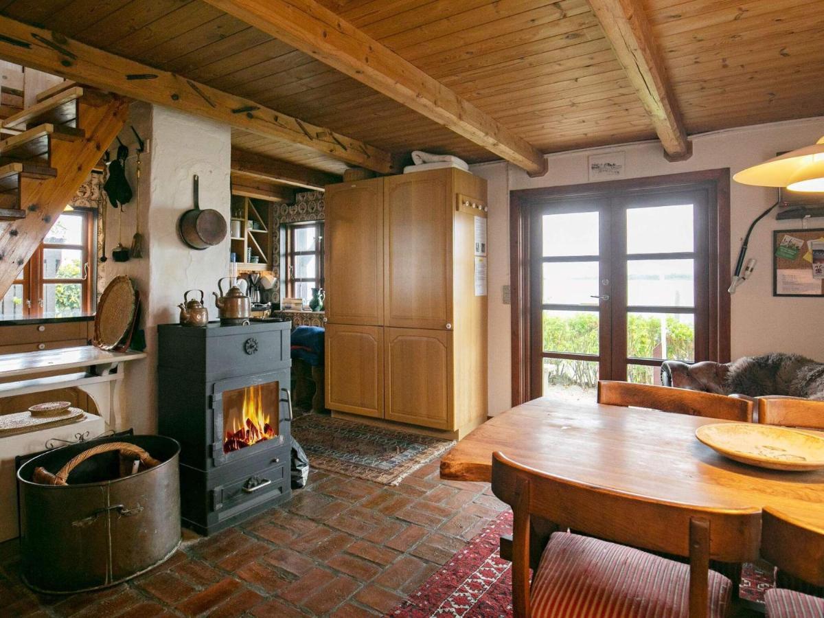 4 Person Holiday Home In Mesinge Kültér fotó