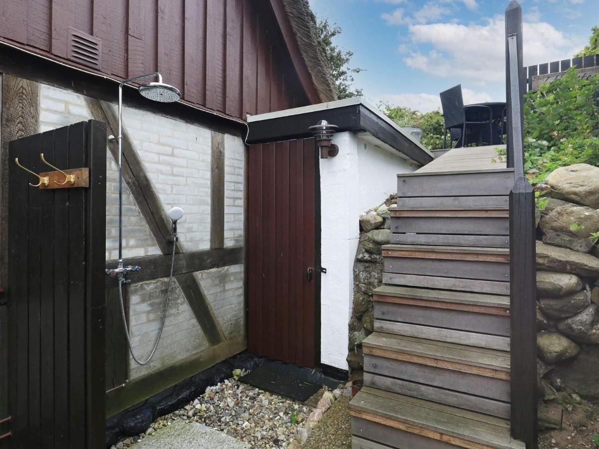 4 Person Holiday Home In Mesinge Kültér fotó
