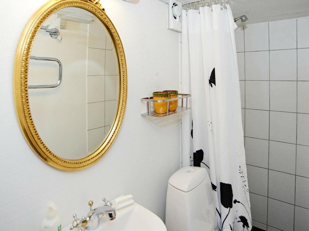 4 Person Holiday Home In Mesinge Kültér fotó