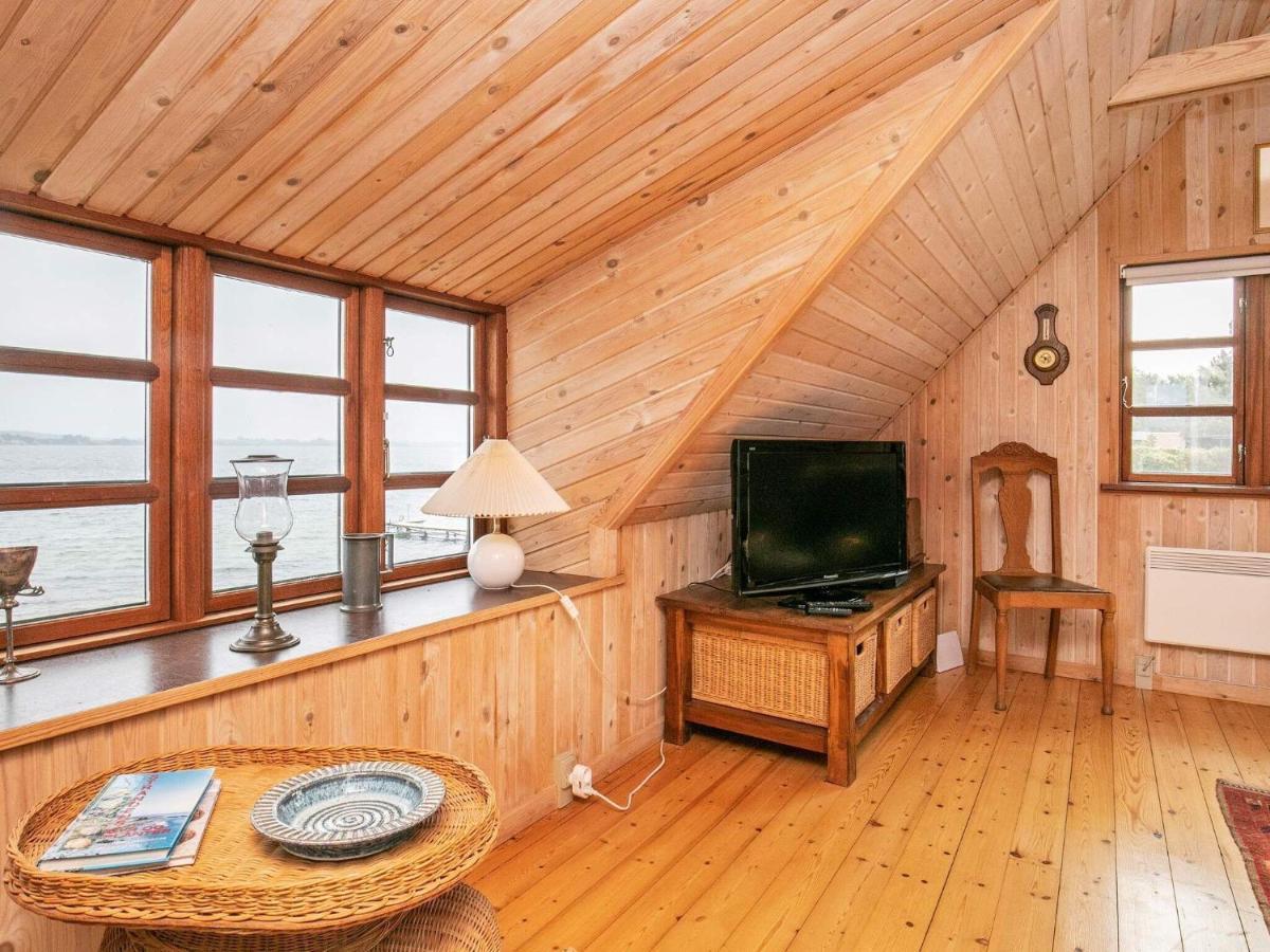 4 Person Holiday Home In Mesinge Kültér fotó