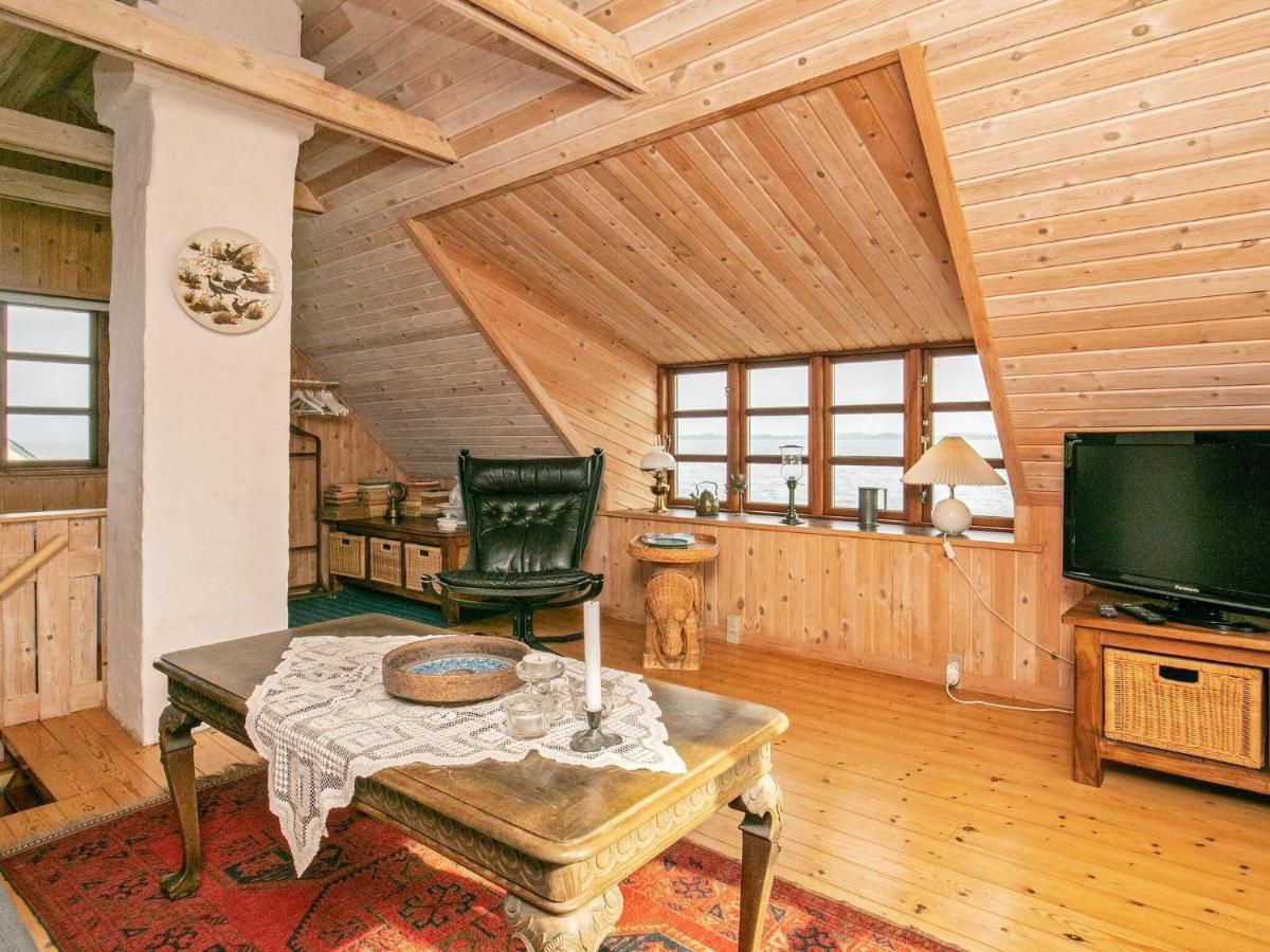 4 Person Holiday Home In Mesinge Kültér fotó